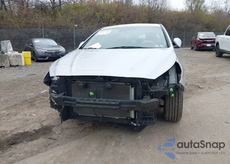 2019 Hyundai Sonata Limited z USA, uszkodzony, nr VIN 5NPE34AF3KH815032